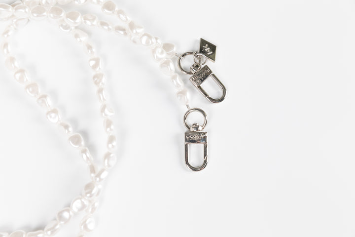Elegant Pearl Phone Strap – Stylish & Secure Accessory